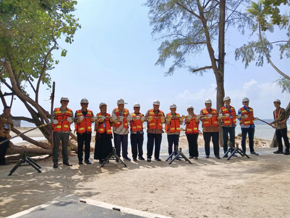 Peresmian Nongsa–Changi Cable di Batam yang menghubungkan Indonesia dan Singapura sebagai infrastruktur konektivitas digital.