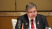 Menteri Koordinator Bidang Perekonomian Airlangga Hartarto memberi keterangan pers di Shanghai terkait kerja sama Indonesia-China dan pengembangan kawasan industri Batam.