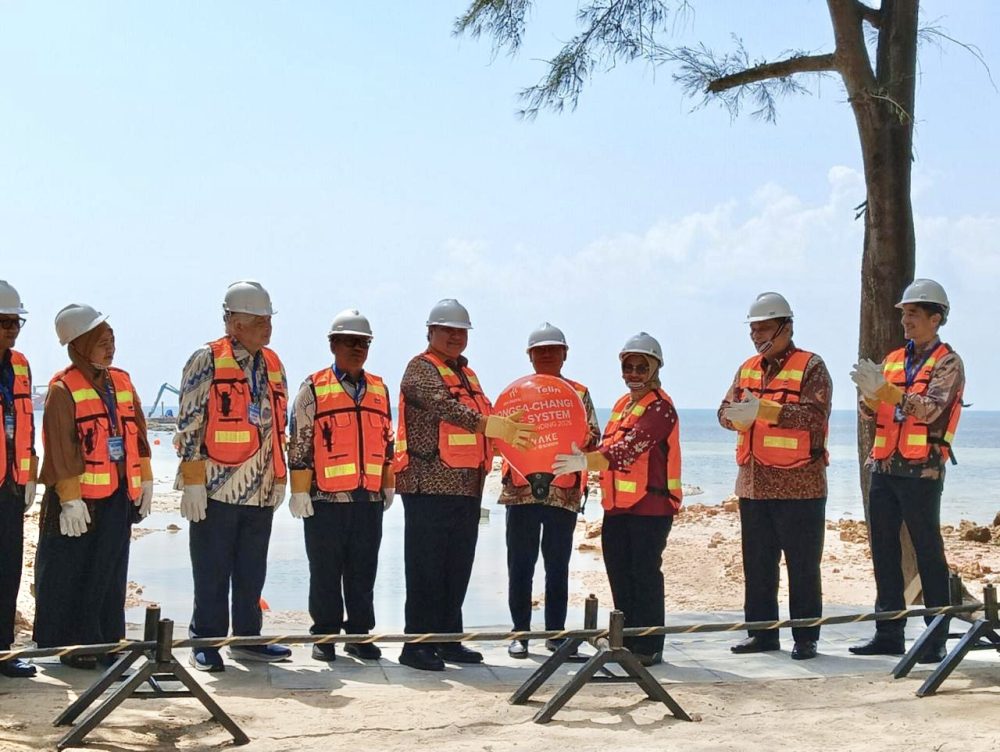 Peresmian Nongsa–Changi Cable di Batam yang menghubungkan Indonesia dan Singapura sebagai infrastruktur konektivitas digital.