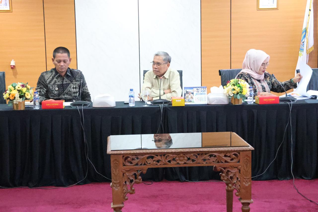 Wakil Bupati Kepulauan Anambas, Raja Bayu Febry Gunadian, menghadiri Rapat Finalisasi Sinkronisasi RTRW Provinsi Kepulauan Riau dengan RTRW Kabupaten/Kota di Ruang Rapat Lantai 5 Graha Kepri, Kota Batam, Rabu (22/7/2026). Foto: Pemkab Anambas