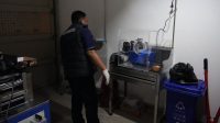 Bareskrim Polri mengungkap workshop pengolahan emas ilegal di kawasan perumahan Jakarta Utara yang diduga terkait penyelundupan ke Hong Kong.