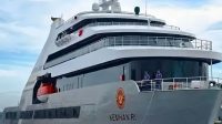 J7 Explorer milik Jhonlin Marine Transport dengan logo Kementerian Pertahanan untuk mendukung proyek pangan di Merauke.