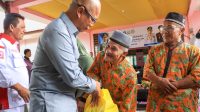 JAM-Intel Kejaksaan Agung Reda Manthovani bersama Bupati Bintan Roby Kurniawan saat kunjungan ke Rumah Bahagia Bintan.