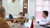 Perwakilan Diskominfo Kepri dan BP Batam membahas pemanfaatan layanan pusat data pemerintah daerah.