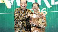 Wali Kota Batam Amsakar Achmad menerima Anugerah Program Ekonomi Terpuji kategori Pembangunan Terintegrasi Berdaya Saing Global dalam Detik Sumatera Awards 2026.