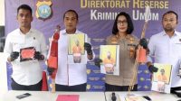 Tiga tersangka dalam perkara dugaan kekerasan bentrokan perselisihan lahan di Pulau Setokok, Batam, yang ditangani Polda Kepri.