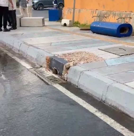 BP Batam menguji sistem subdrain di kawasan CBD Batam Center untuk mempercepat aliran air hujan.