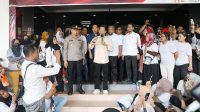 Wali Kota Batam Amsakar Achmad menerima pekerja PT Ghim Li Indonesia yang menyampaikan persoalan penghentian produksi dan ketidakpastian hak ketenagakerjaan.