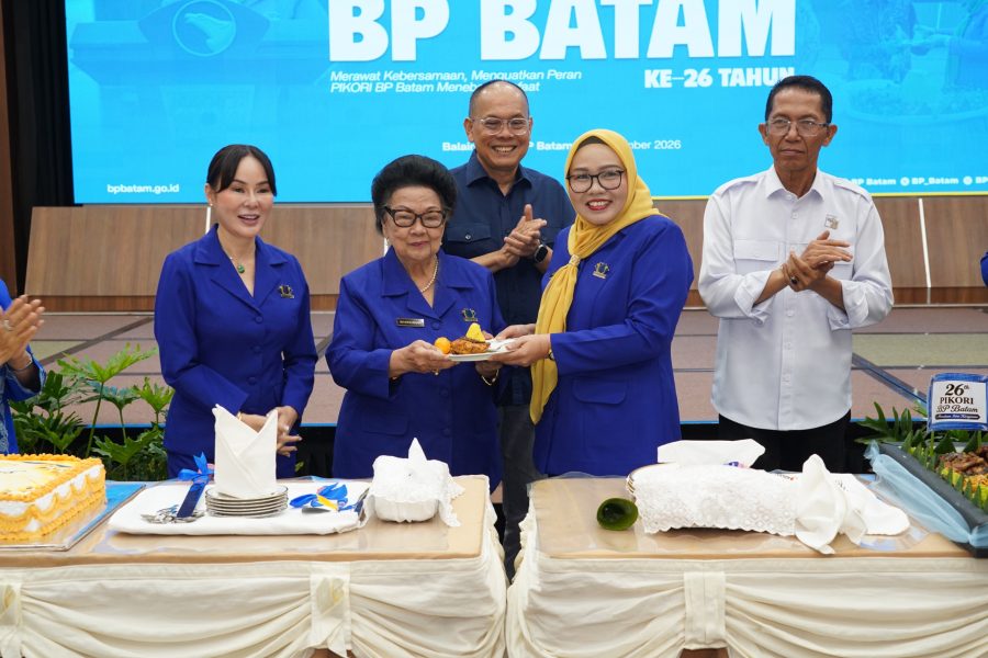 Amsakar Achmad dan Li Claudia Chandra menghadiri peringatan Hari Jadi ke-26 PIKORI BP Batam di Balairungsari BP Batam.