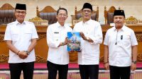 Wali Kota Batam Amsakar Achmad menyampaikan Nota Keuangan dan Ranperda APBD 2027 dalam rapat paripurna DPRD Batam.