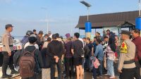Polres Bintan meningkatkan pengamanan di Pelabuhan ASDP Tanjung Uban seiring lonjakan arus balik usai libur Lebaran 1446 Hijriah. Seluruh personel disiagakan 24 jam untuk memastikan kelancaran dan keamanan pemudik yang hendak kembali ke Kota Batam.