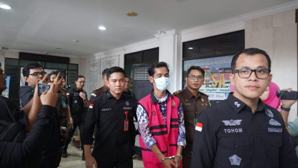 Korupsi pegadaian batam