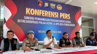 Pakaian bekas impor batam Pakaian bekas impor batam