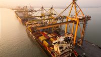 Pelabuhan Tanjung Perak antre