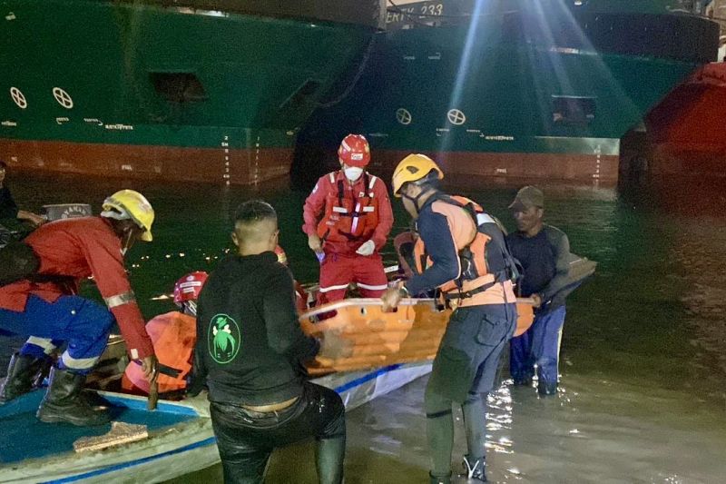 Kapal terbalik asl batam