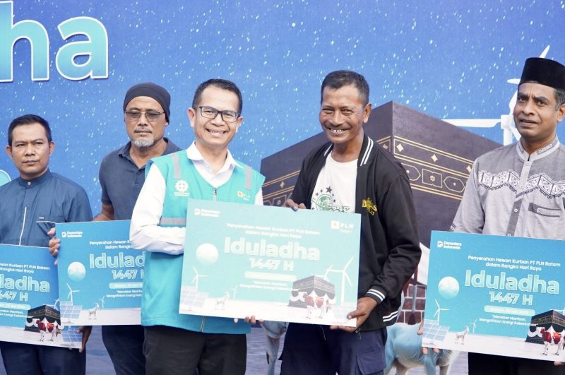 Penyerahan hewan kurban PT PLN Batam pada Idul Adha 1447 Hijriah.