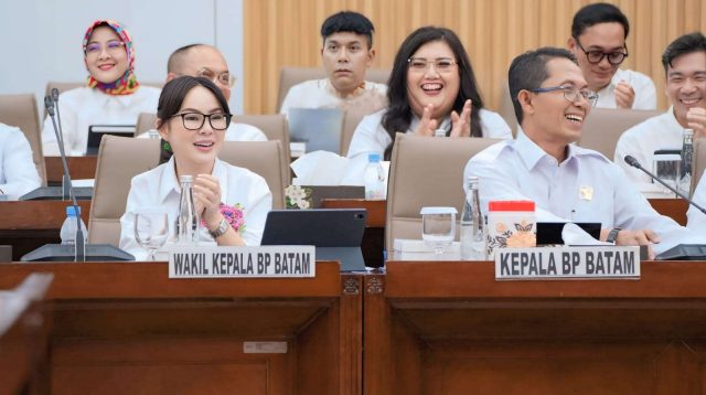 Kepala BP Batam Amsakar Achmad menyampaikan Rencana Kerja dan Anggaran 2027 dalam Rapat Dengar Pendapat bersama Komisi VI DPR RI di Gedung DPR RI, Jakarta.