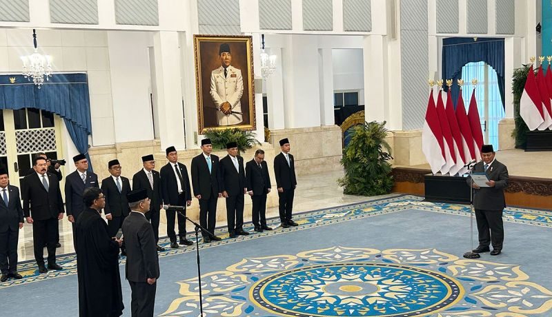 Suahasil Nazara dilantik sebagai Menteri Keuangan setelah sebelumnya menjabat Wakil Menteri Keuangan.