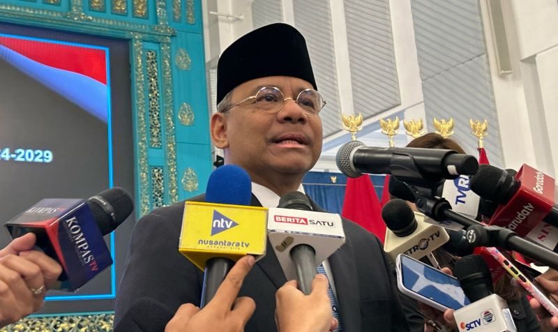 Suahasil Nazara memberikan keterangan setelah dilantik sebagai Menteri Keuangan di Istana Negara.