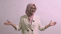 Pelajar SMA Negeri 1 Toapaya Anissa Magfira bersiap menghadapi penjurian Lomba Pidato AHY Muda.