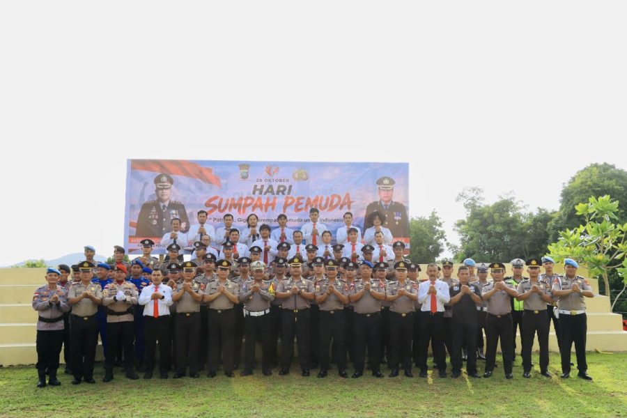 Kapolres Kepulauan Anambas AKBP Misbachul Munir memimpin upacara peringatan Hari Sumpah Pemuda ke-98 di Lapangan Apel Polres Kepulauan Anambas, 28 Oktober 2026.