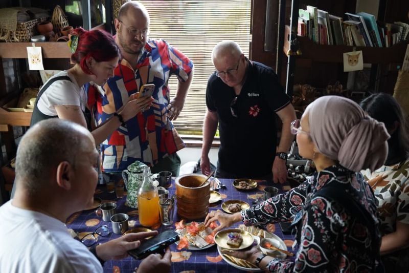 Agen perjalanan Australia menikmati sajian gastronomi di Yogyakarta dan Bali.