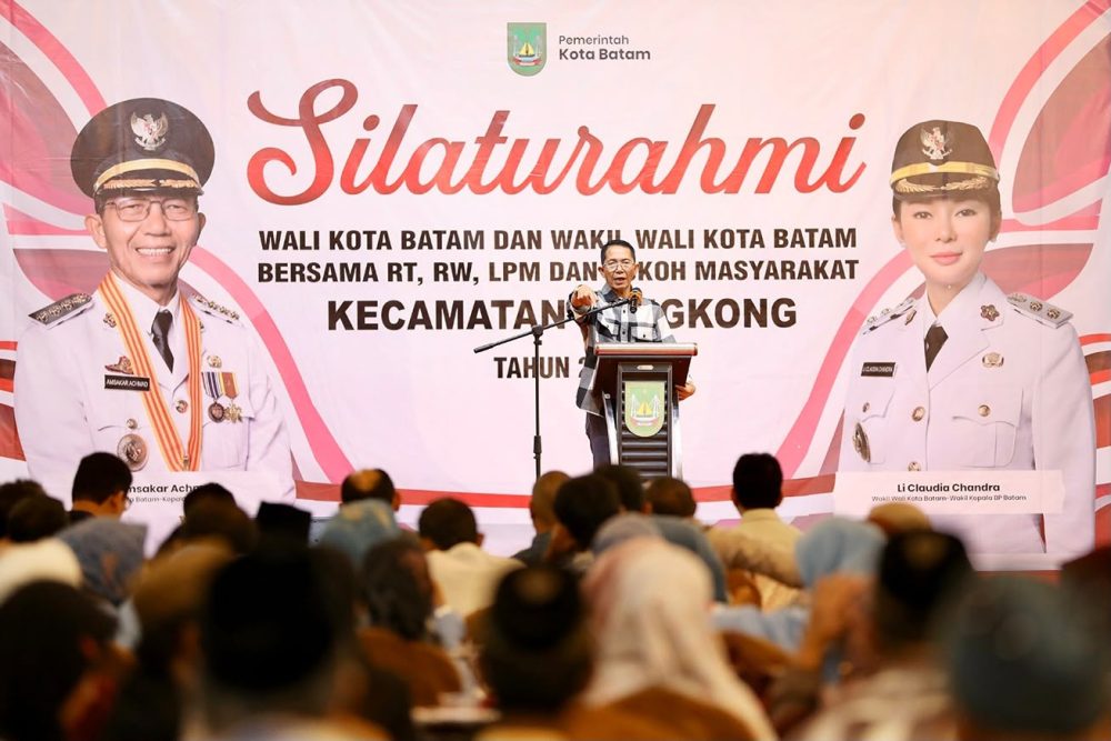 Wali Kota Batam Amsakar Achmad berdialog dengan warga dan tokoh masyarakat Kecamatan Bengkong.