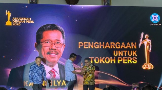 Penyerahan Anugerah Dewan Pers 2026 kepada penerima dari kategori perusahaan pers, wartawan, tokoh pers, dan tokoh bangsa di Jakarta. Penyerahan Anugerah Dewan Pers 2026 kepada penerima dari kategori perusahaan pers, wartawan, tokoh pers, dan tokoh bangsa di Jakarta.
