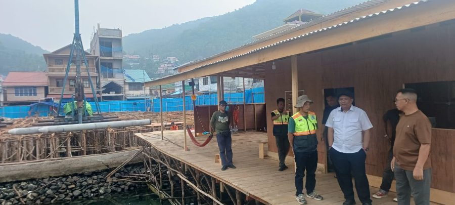 Bupati Kepulauan Anambas Aneng meninjau proses revitalisasi Pasar Loka pada 19 Oktober 2026.