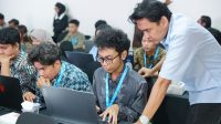 Seratus talenta digital Batam mengikuti pelatihan pengembangan aplikasi berbasis AI dalam program CHAT 2026 yang menekankan keamanan sistem.