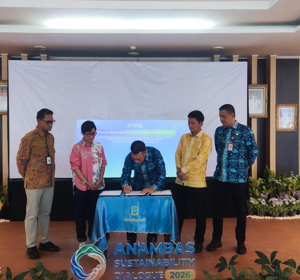 Bupati Kepulauan Anambas Aneng dalam kegiatan penandatanganan nota kesepahaman dengan Yayasan Anambas Foundation pada peluncuran Anambas Sustainability Forum 2027.
